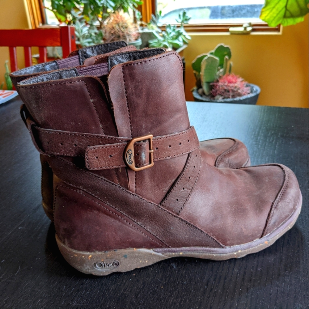 Chaco Skye Boots size 9